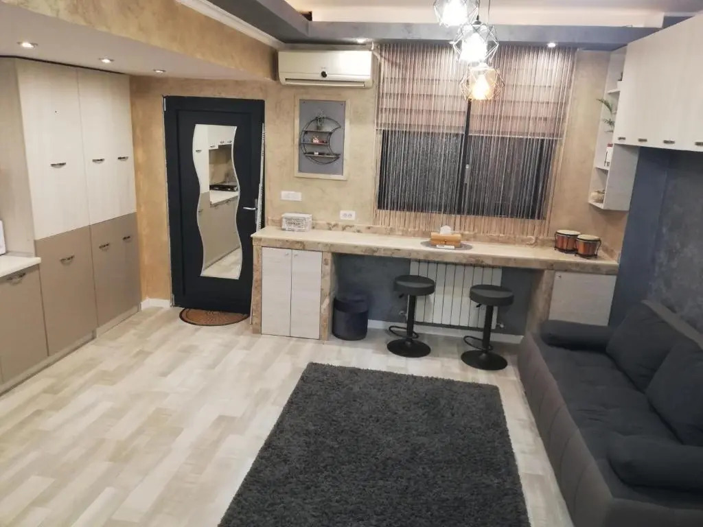 Tomis Suite