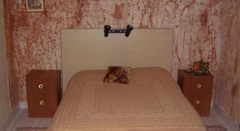 Radeka Downunder Underground Motel