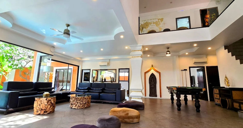 TUCHELAND Luxury Pool Villa Pattaya Walking Street