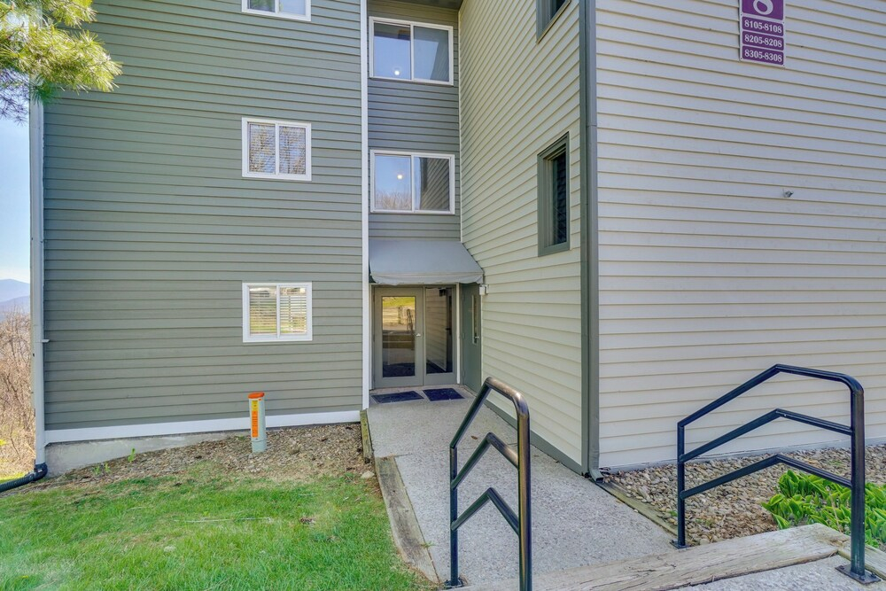 Studio ~ 3 Mi to Great Smoky Mountain Nat'l Park!