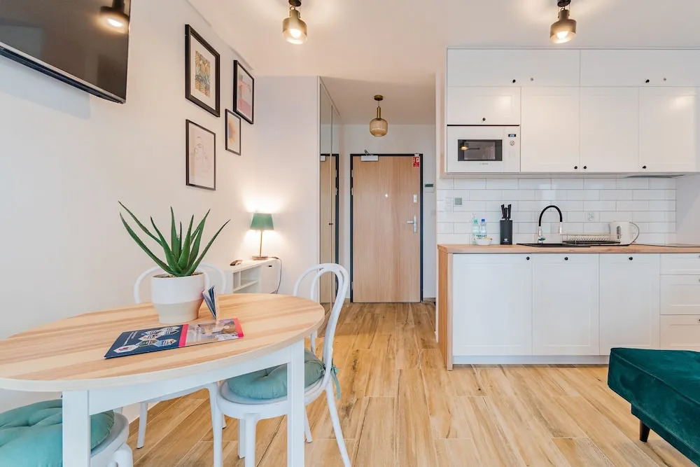 APARTAMENTY MIERZEJA - STEGNA PARK STUDIO, 500m od plaży, bezpłatny meleks