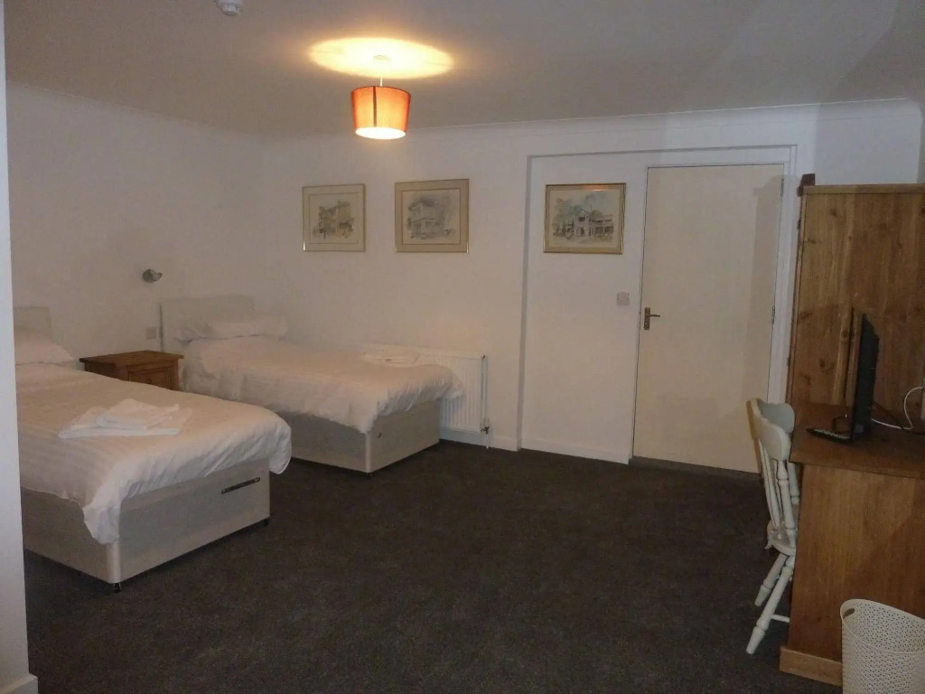 Parrett Hotel