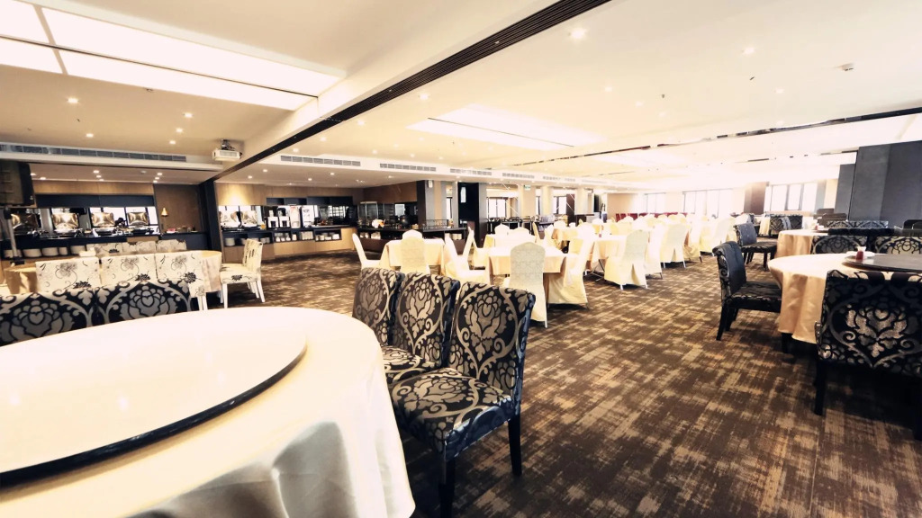Grand Earl Hotel