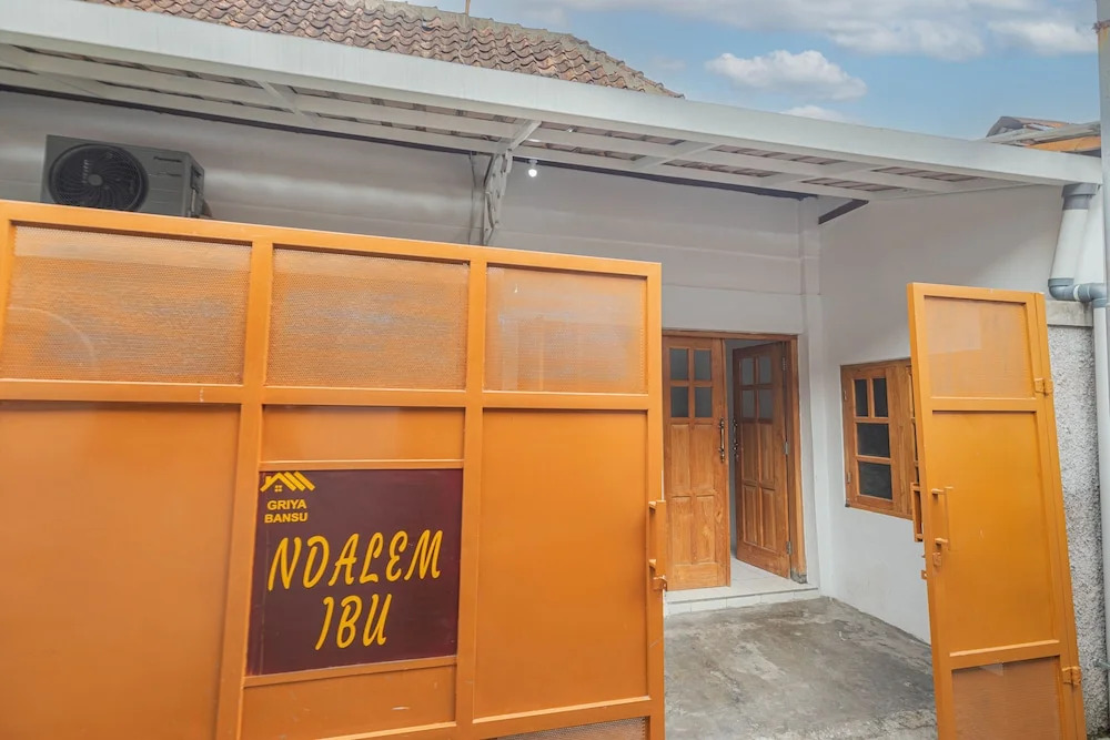 GRIYA BANSU : Ndalem Ibu