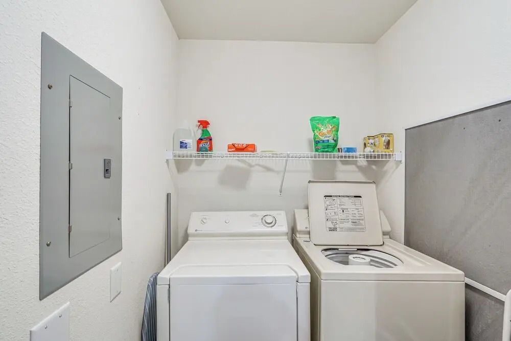 Dine Al Fresco on Balcony: Osage Beach Condo!