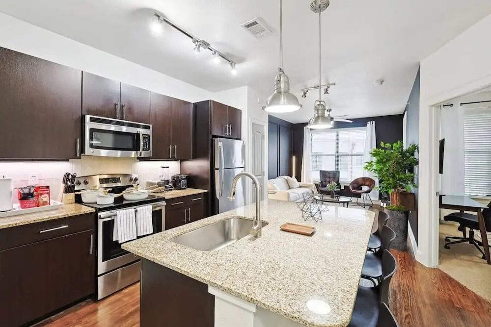 Luxe 1 Bedroom With Pool Near Toyota HQ & Legacy West