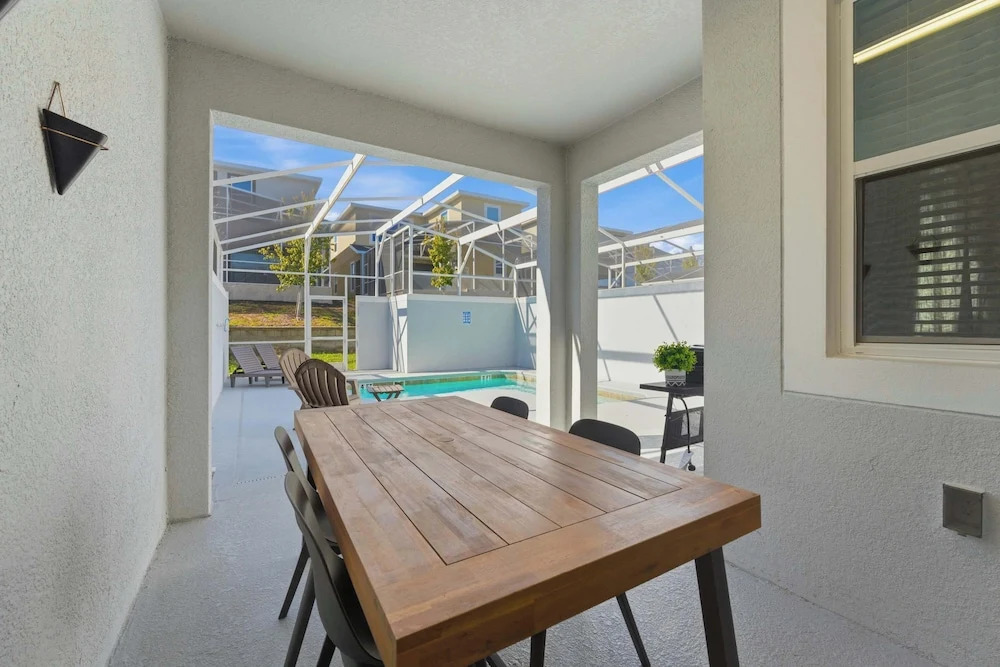 1112 Luxurious Champions Gate Family Townhouse With Private Pool Theme Park Access