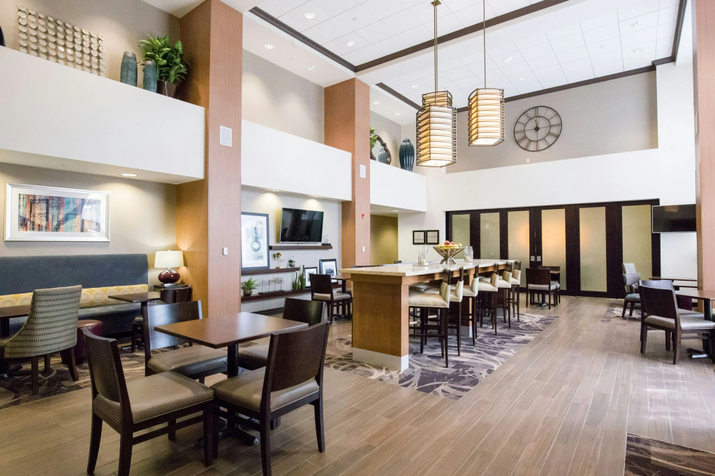 Hampton Inn & Suites - Pittsburgh/Harmarville, PA