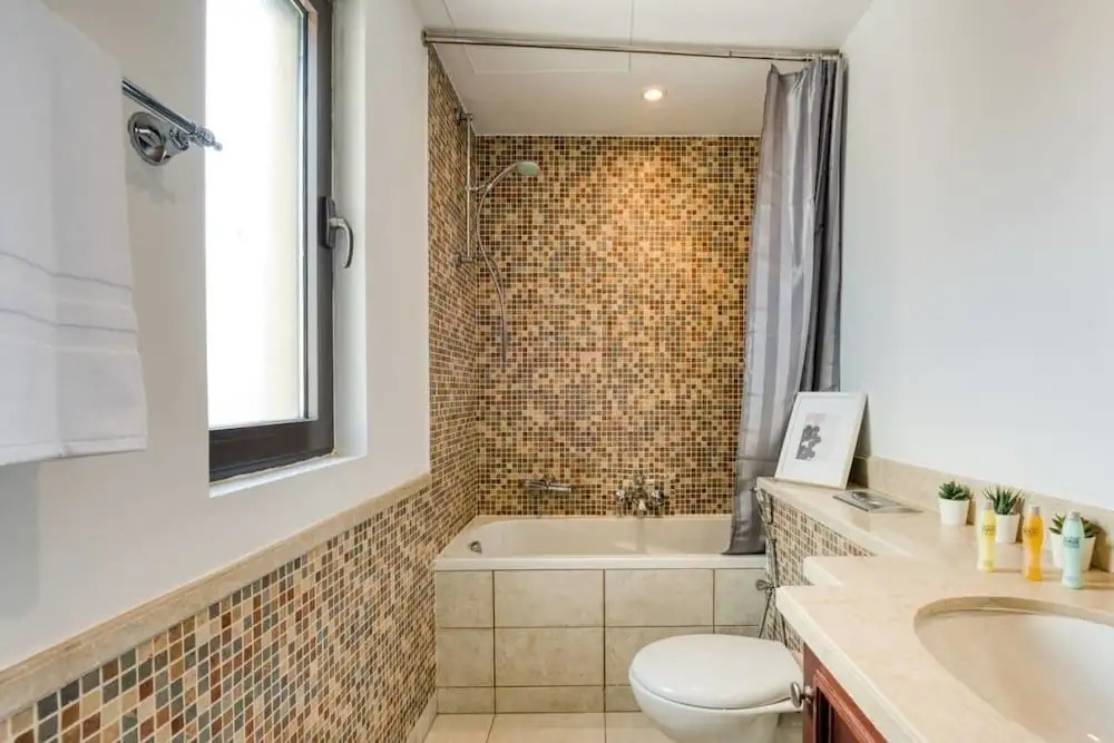 Retreat to Elegant Apartment in Old Town