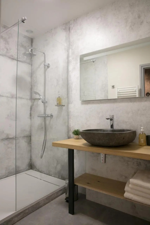 Spacieux Appartement, A-Mi-Chemin, Au Coeur de Tournus