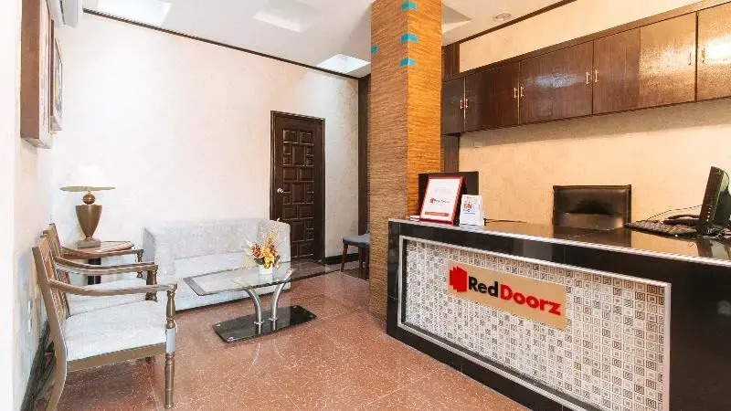 RedDoorz Plus at Canley Residential