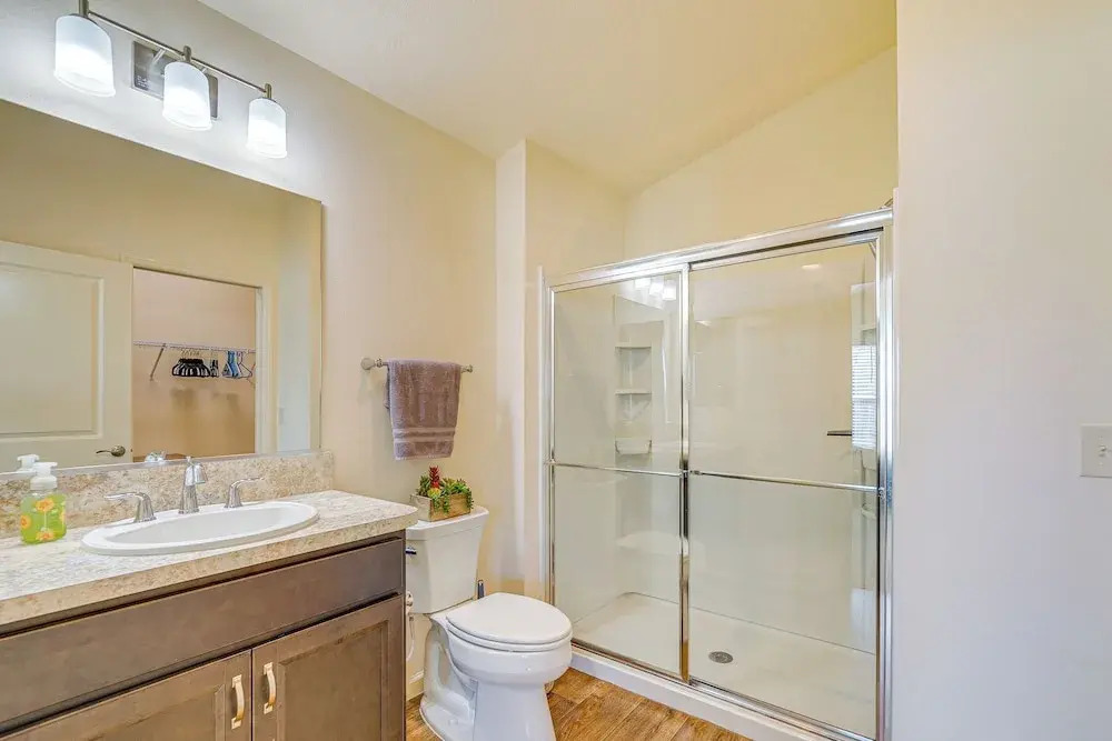 Golf, Shop and Unwind Lovely Home in The Villages!