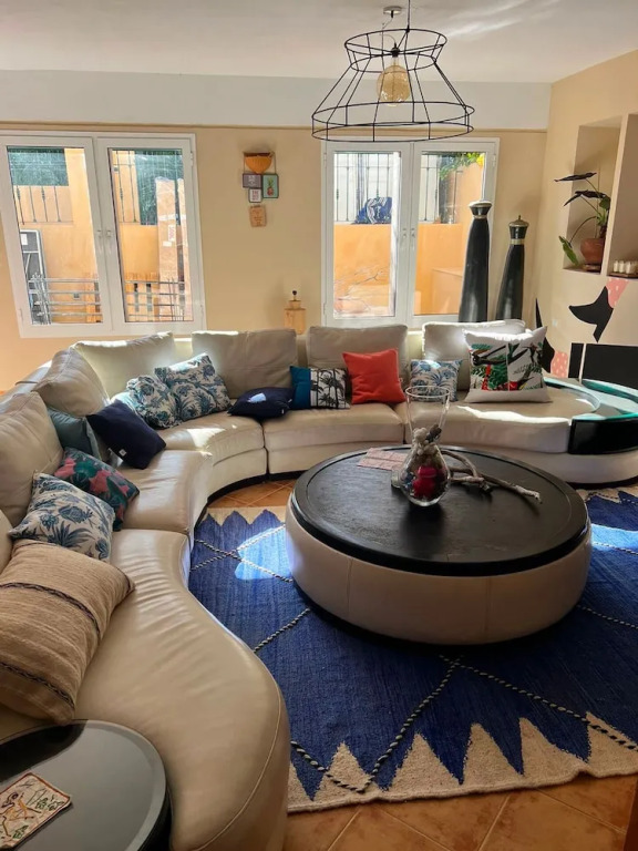 ART POiNT GUESTHOUSE