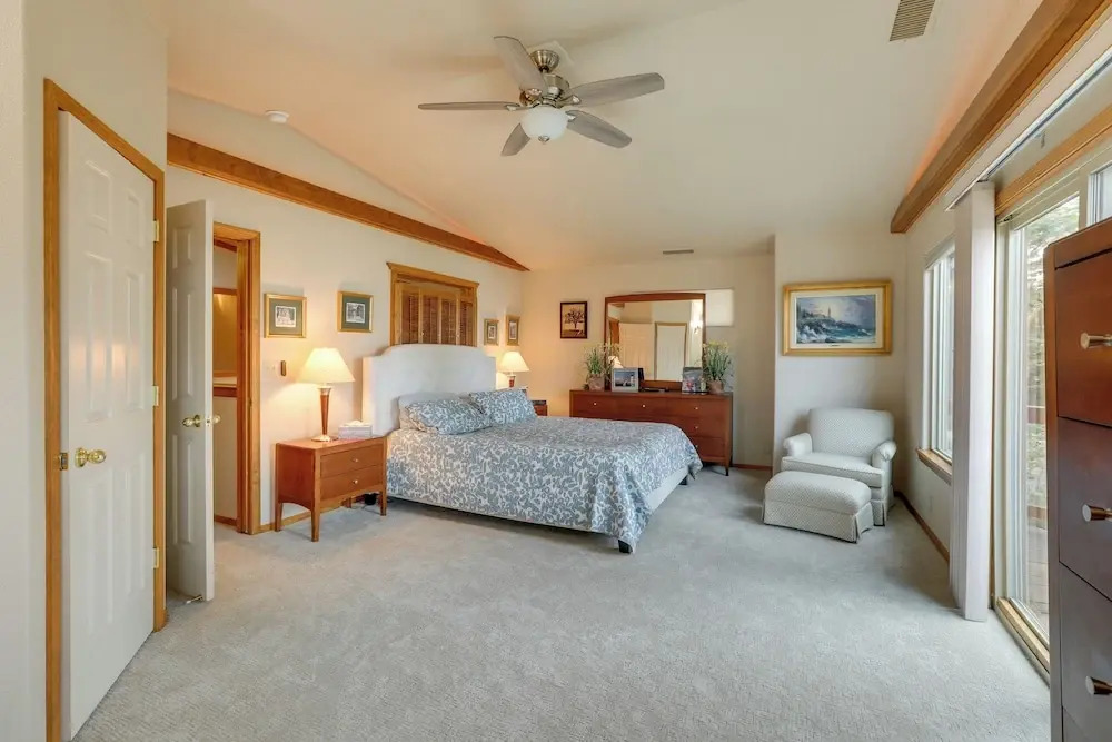 Deck & Beach Access: Lake Tahoe Shoreside Retreat!