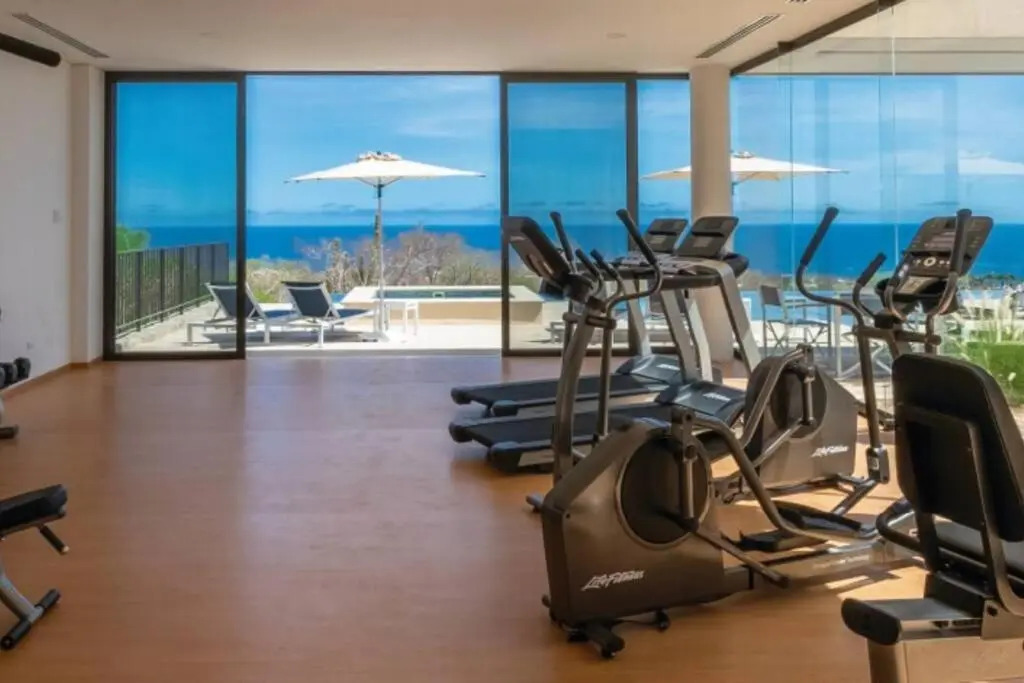 Private pool & spa with stunning ocean views Solaria E 101