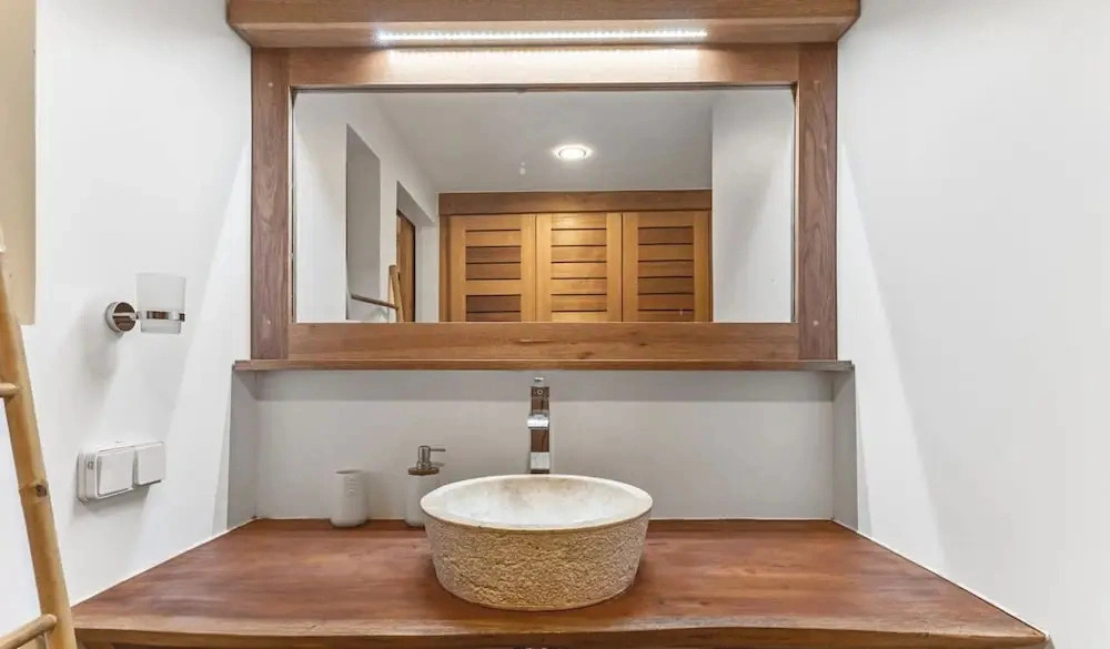 Seaside Haven Expansive 3BR Villa in Moorea