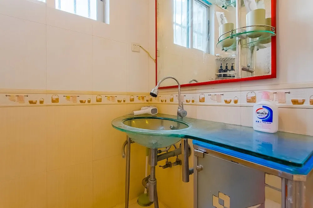 Locals Boutique Apartment Jiuzhou Port.7