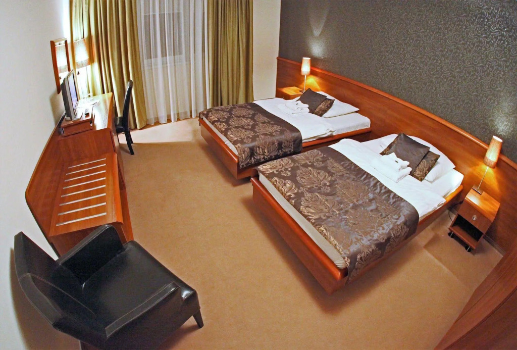 HOTEL CENTRUM with free parking