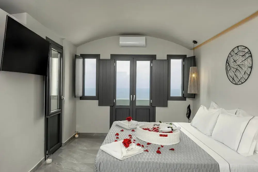 Kudos Suites Firostefani