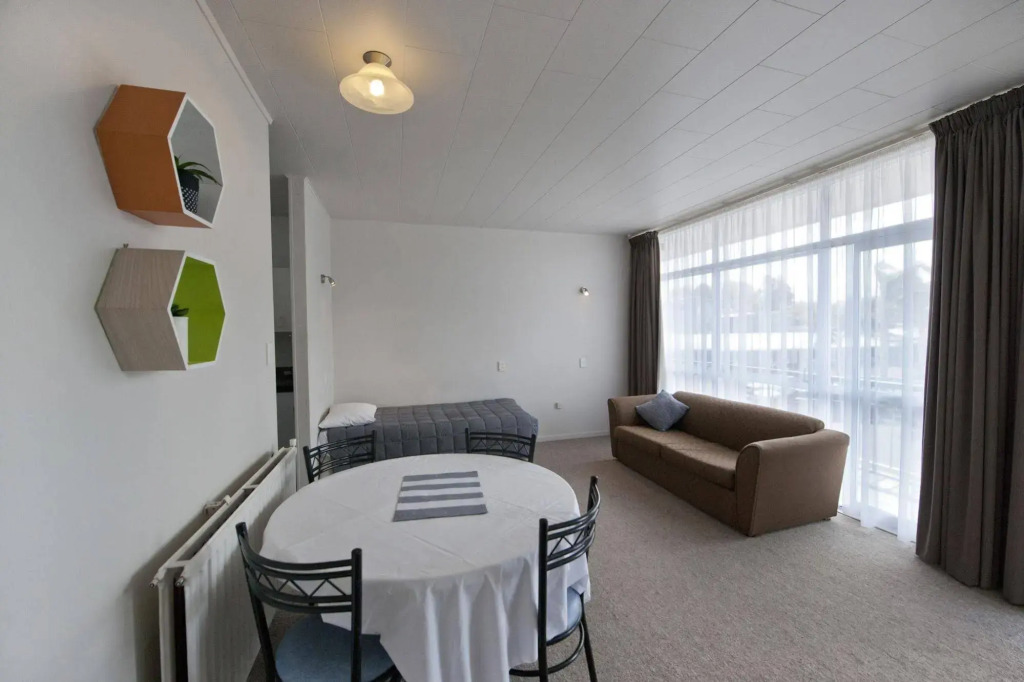 Aura Accommodation