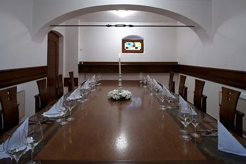 Hotel Dvor Jezersek Brnik