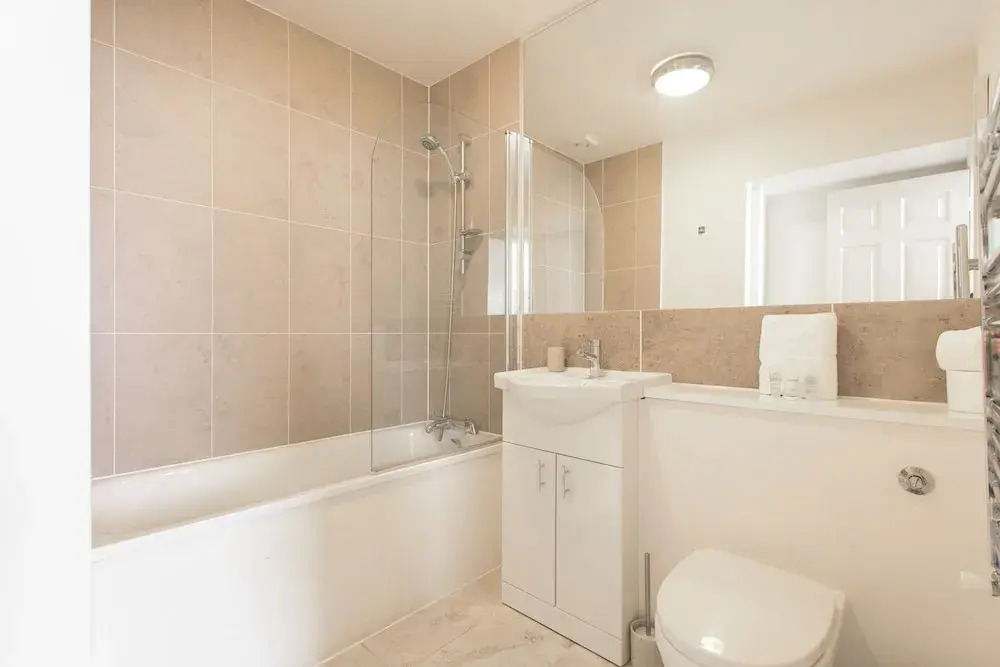 Platinum Apartment Mornington Crescent 9986