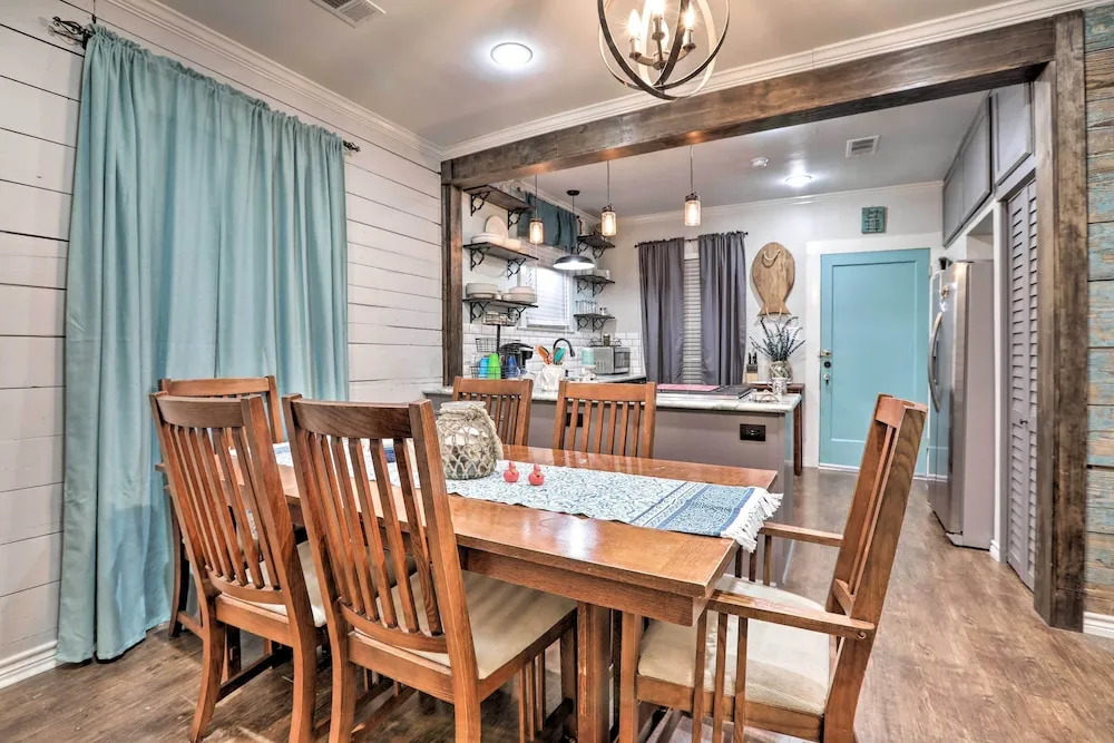Historic Galveston Home: Walkable Neighborhood