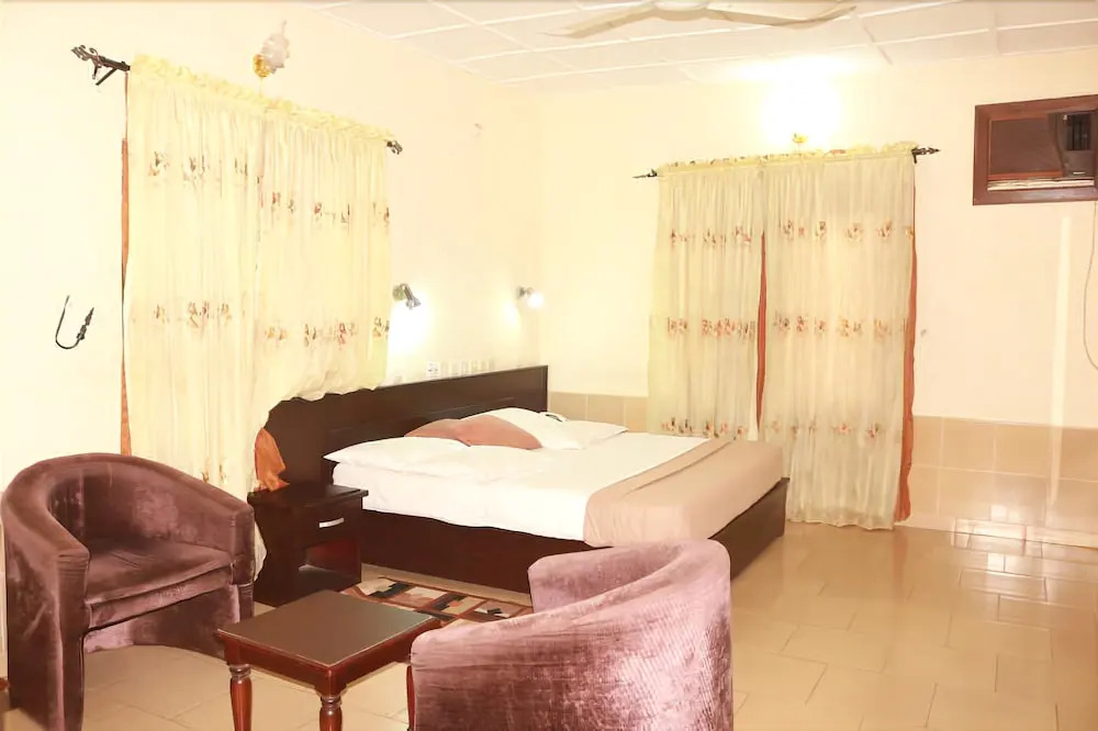 Liz Ani Hotel
