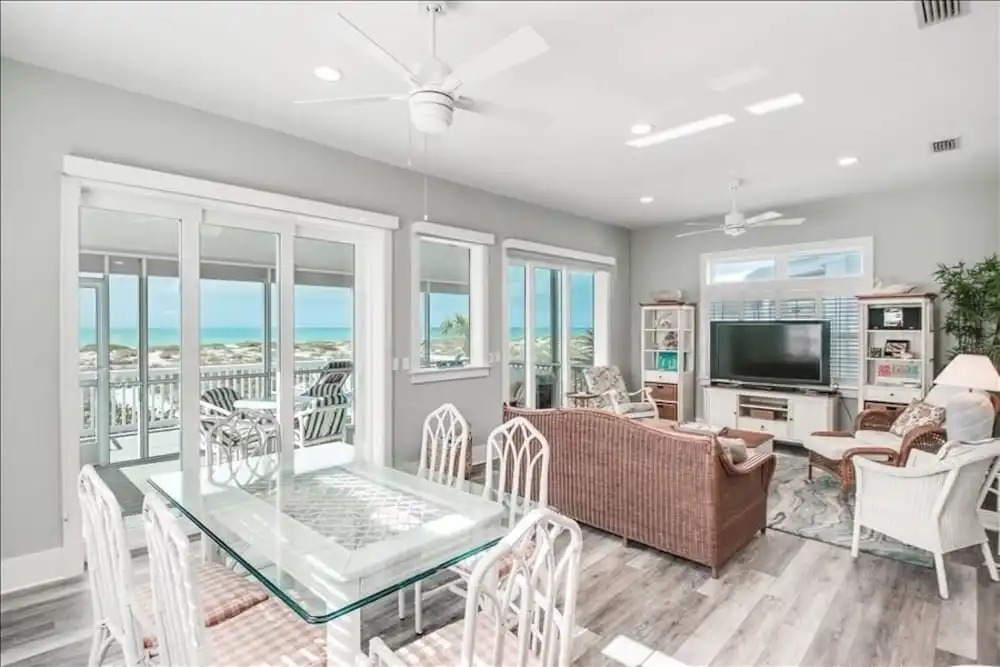 Island 11 - 3 Br home by RedAwning