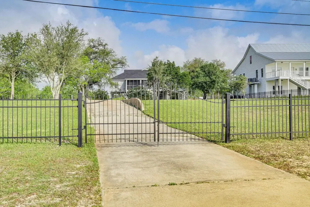Waveland Vacation Rental - Walk to the Beach!