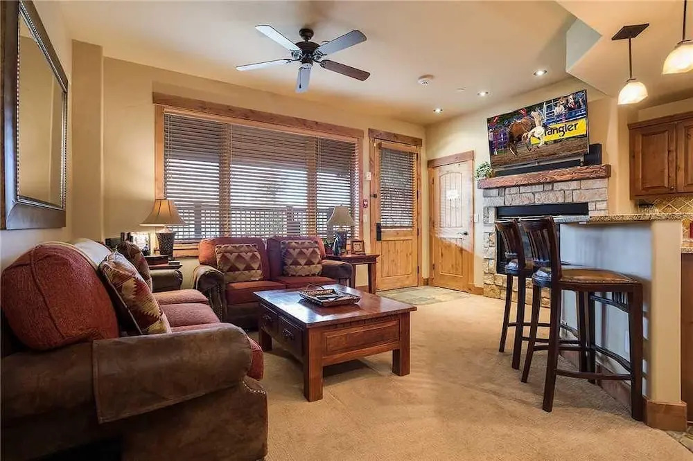 5114 Emerald Lodge, Trappeur's Crossing Apartment 1
