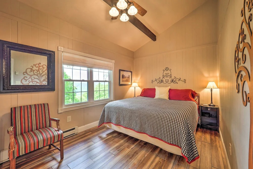 Beech Mountain Escape w/ Mtn Views & Fireplace!