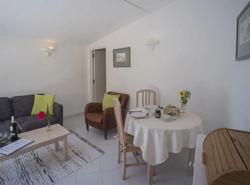 Peaceful One-bedroom Apartment in Praia da Luz