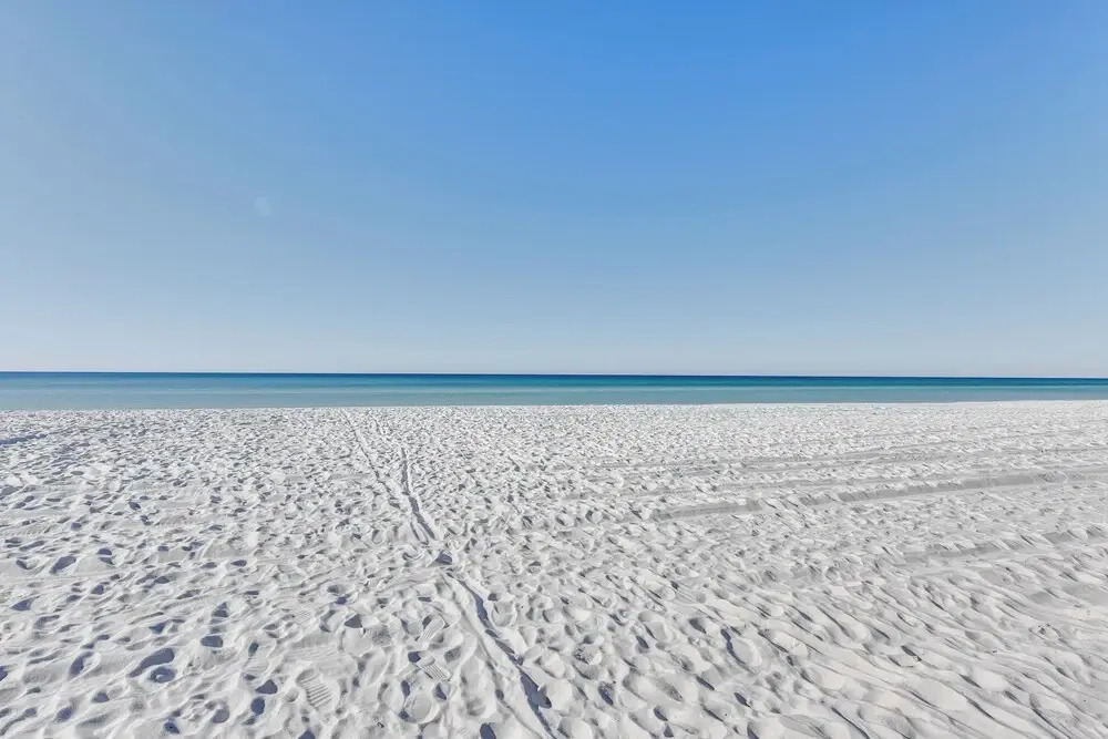 PCB Apt w/ Balcony & Gulf Views: Walk to Beach