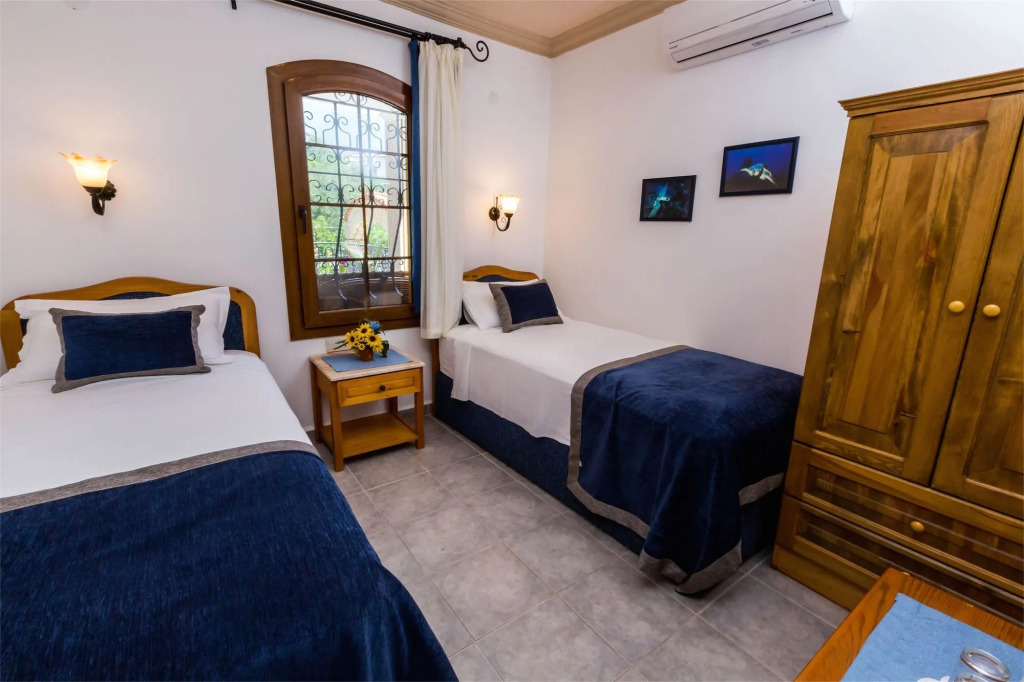 Hadrian Hotel