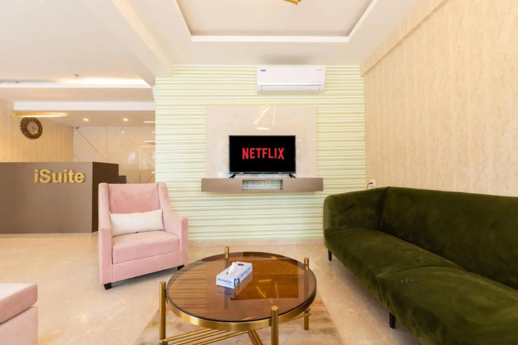 StayBird - B Suite, Business Hotel, Kharadi