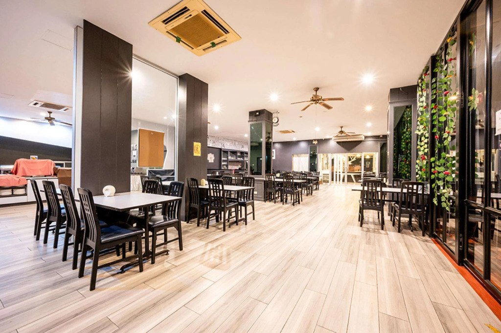 Dancenter Luxury Underwater World Pattaya