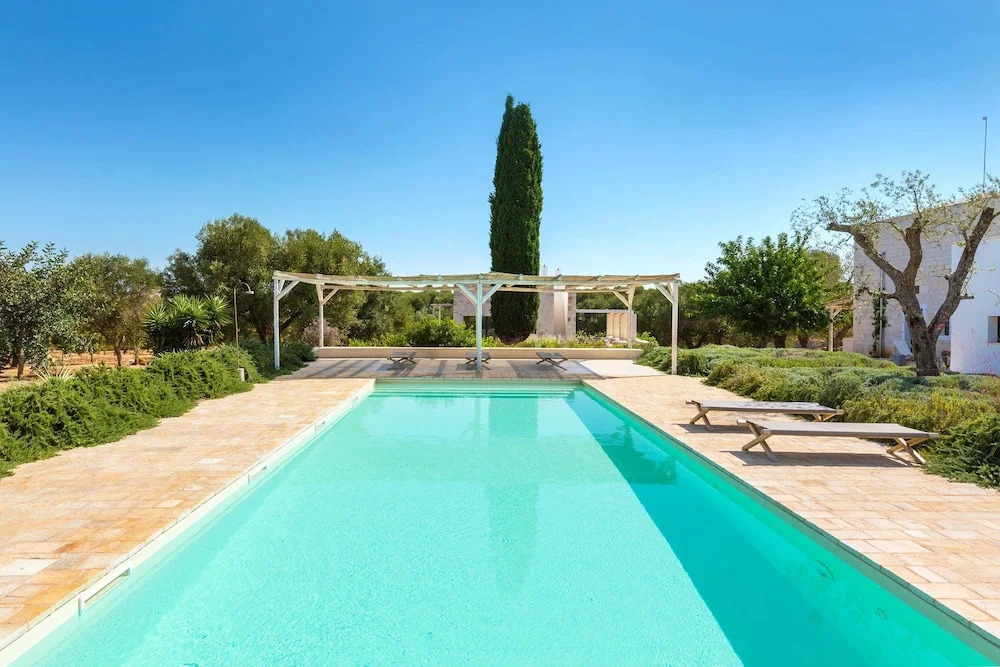 Casale con Cipresso