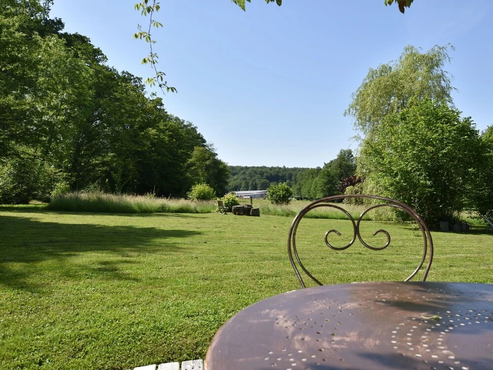 Mountain Stay Near Canal