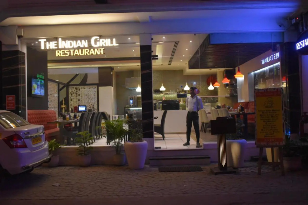HOTEL GODWIN DELUXE NEAR CONNAUGHT PLACE Offers FREE AIRPORT PICKUP
