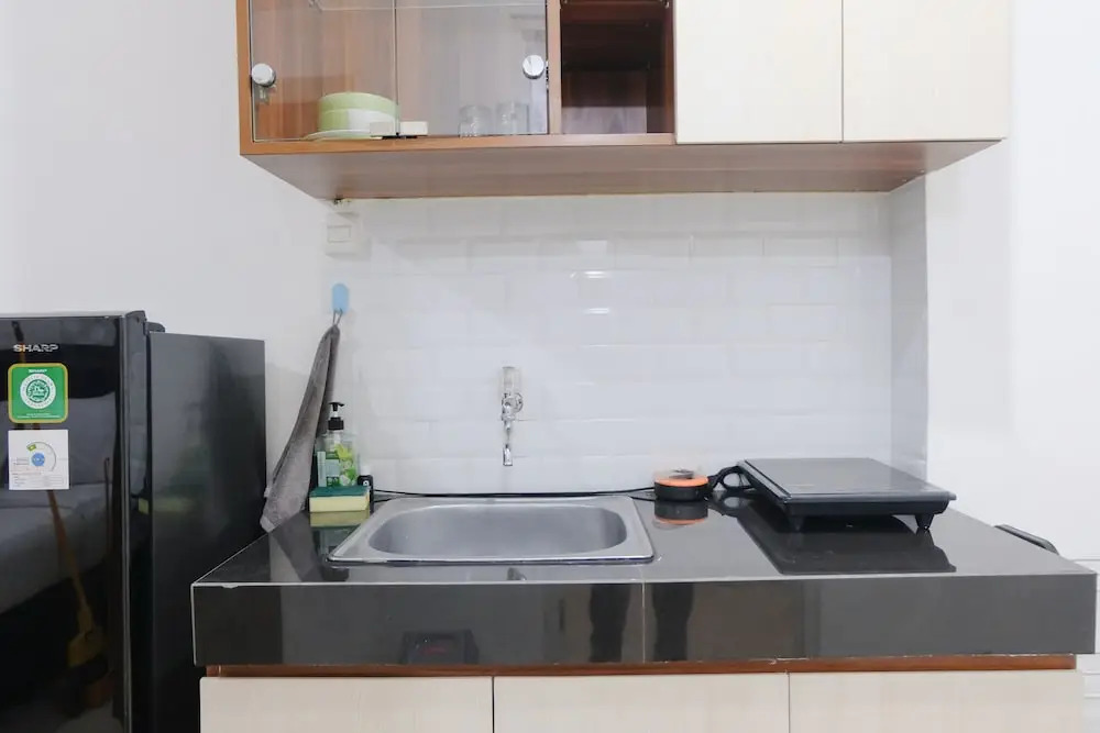 Modern Classic Studio At Apartment Parahyangan Residence