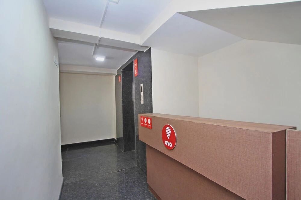 OYO 10379 Hotel Varcity Sapphire