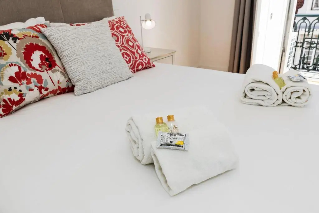 Amazing 1BDR Apartment in Chiado by LovelyStay
