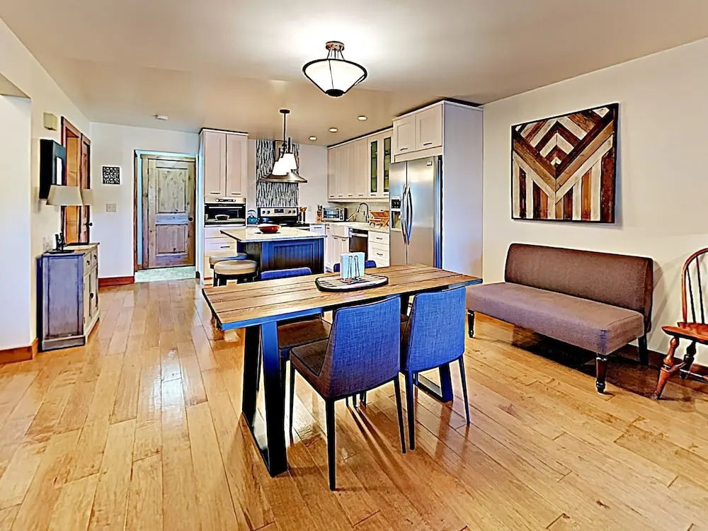 New Listing! Renovated W/ Spa - Near Skiing 2 Bedroom Condo