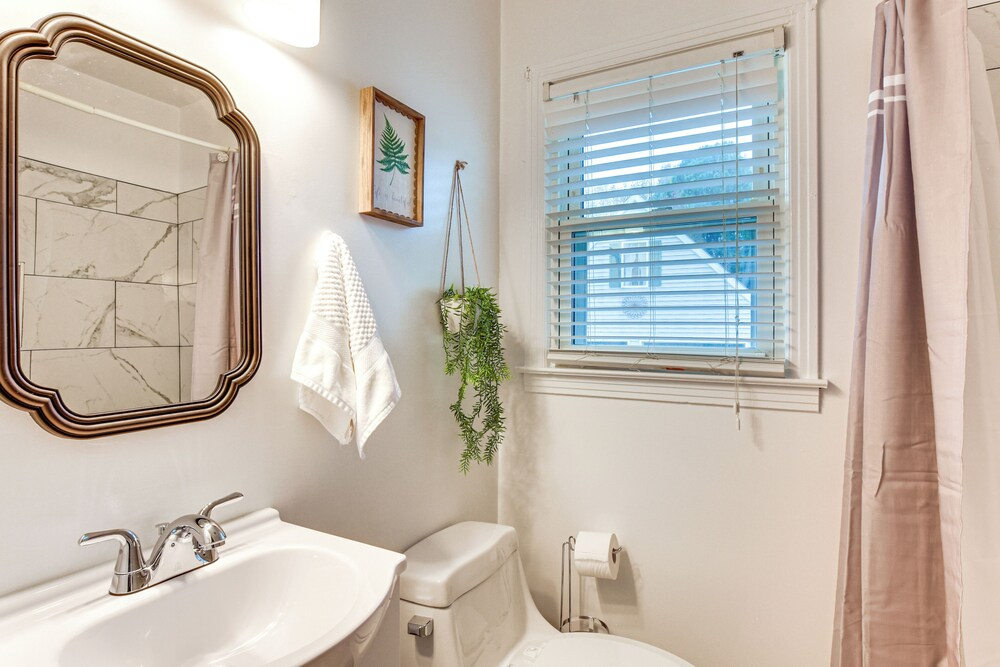 3 Mi to Dtwn: Family-friendly Sanford Home