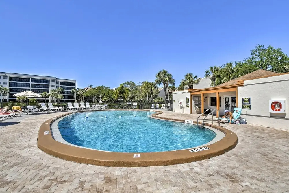 Siesta Key Condo: Resort Amenities, Walk to Beach!