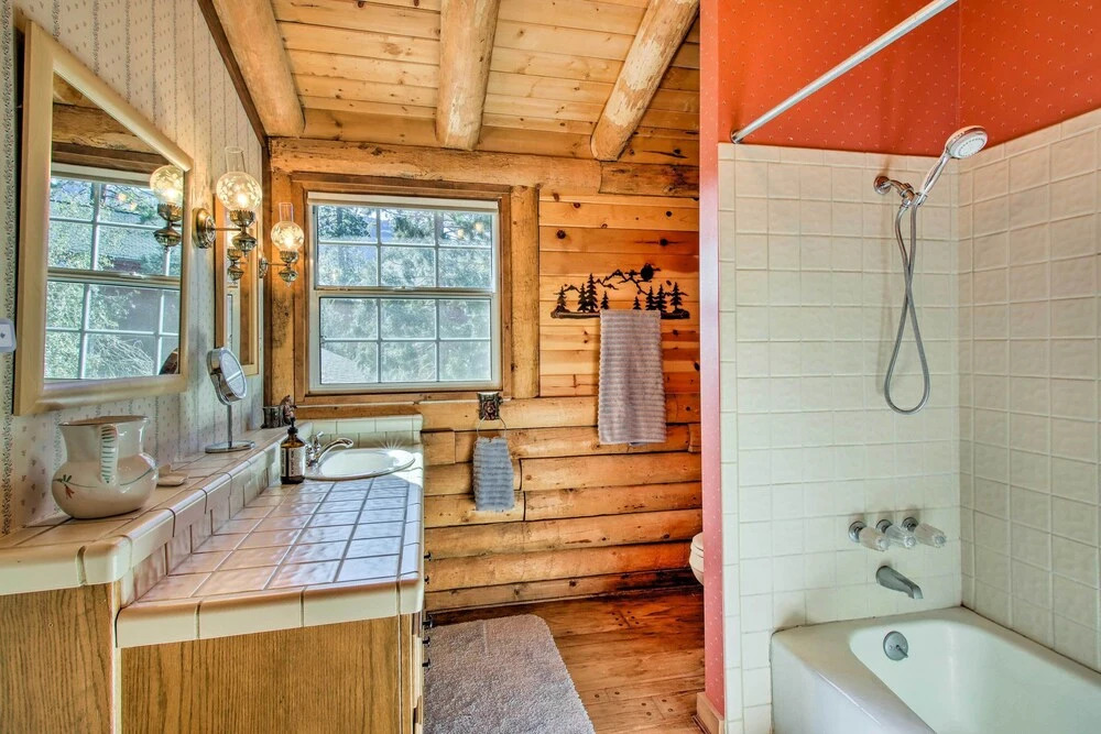Pine Mountain Club Log Home with Deck and Grill