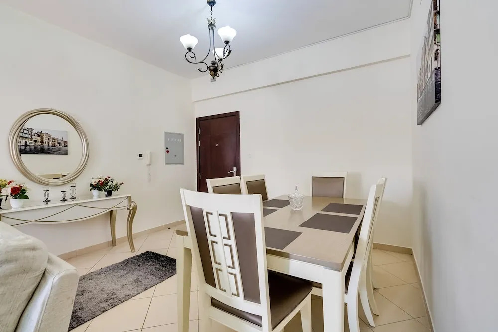 2 Bedroom Apartment Marina