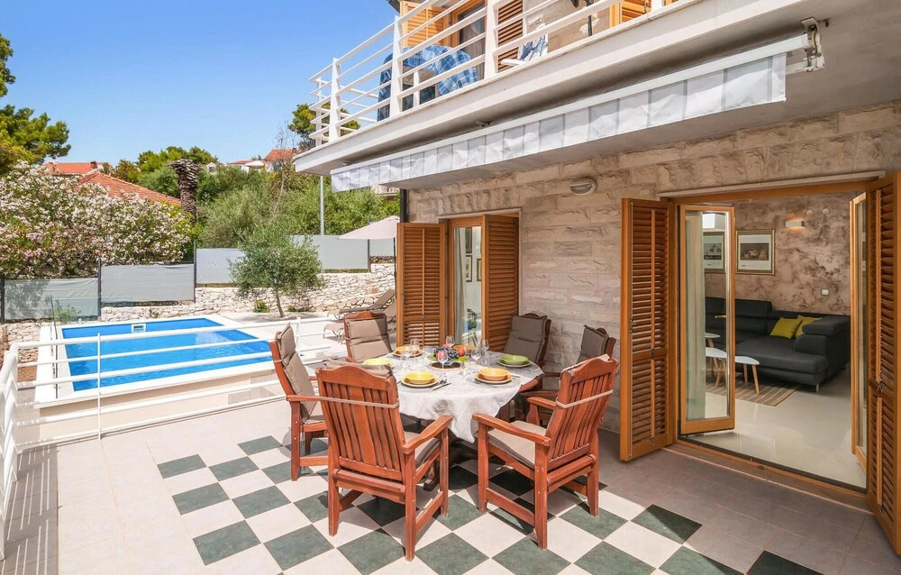 Beautiful Home In Supetar