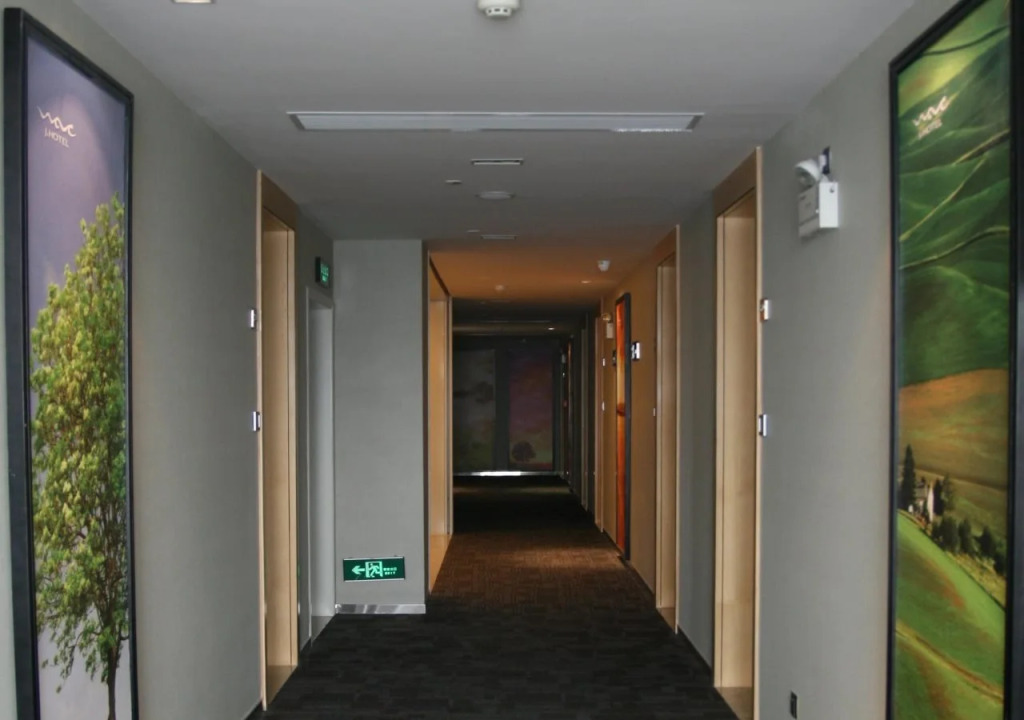 J-Hotel